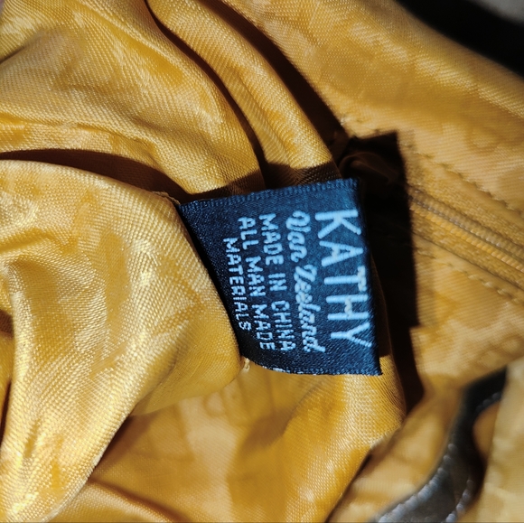 🔷Kathy Van Zeeland Faux Suede Large Studded Tan convertible hobo Handbag - Picture 8 of 12